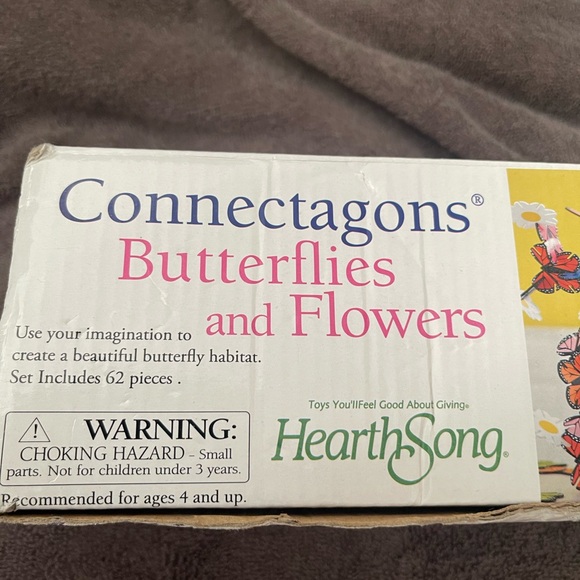 Hearthsong Connectagons Wood Butterflies and Flowers 59 Pieces - Picture 3 of 3
